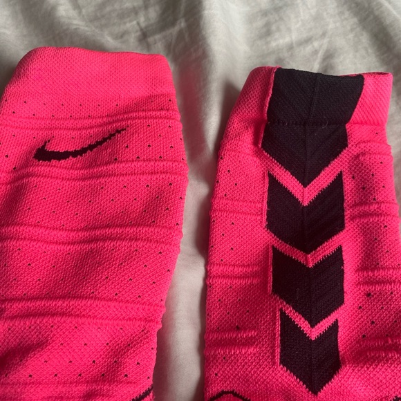 Nike elite socks perfect condition in adorable pink/black colorway - Picture 2 of 3